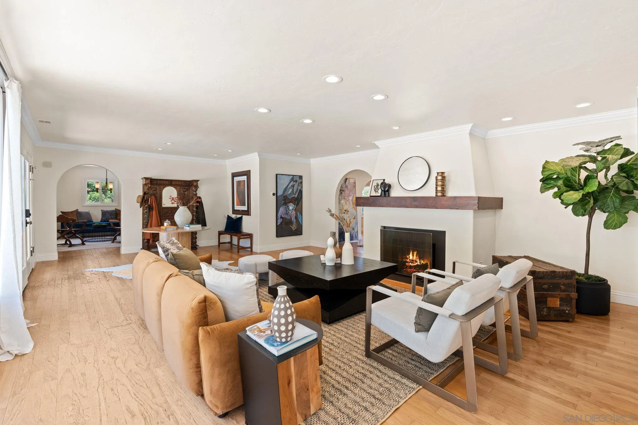 6347 Las Colinas