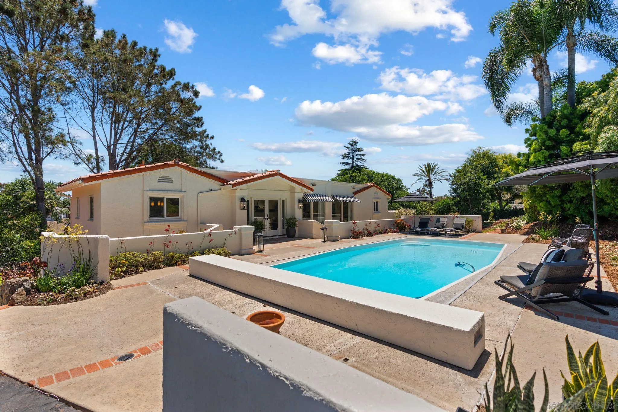 6347 Las Colinas