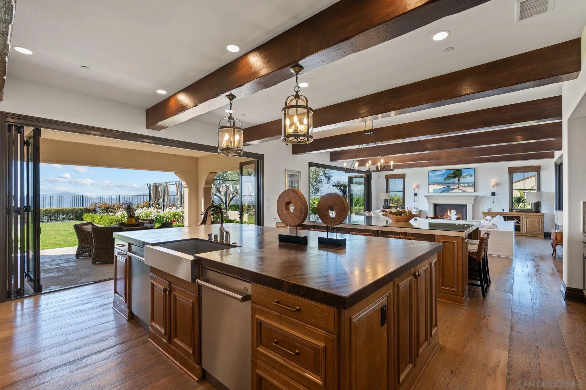 18264 Avenida Manantial