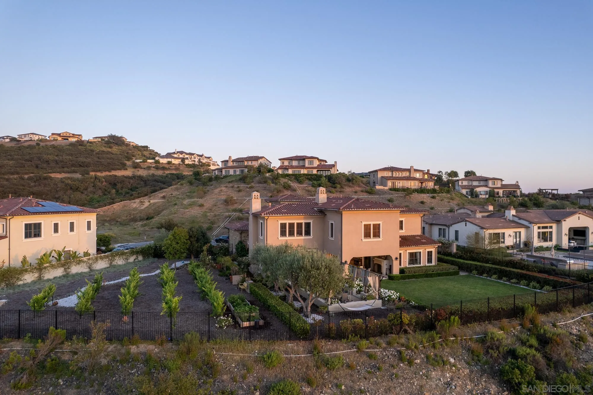 18264 Avenida Manantial