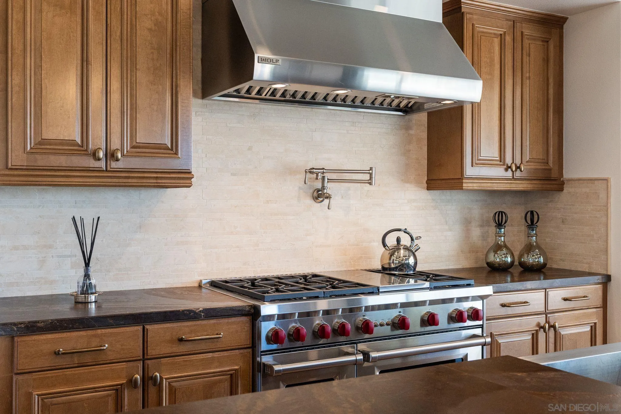 18264 Avenida Manantial