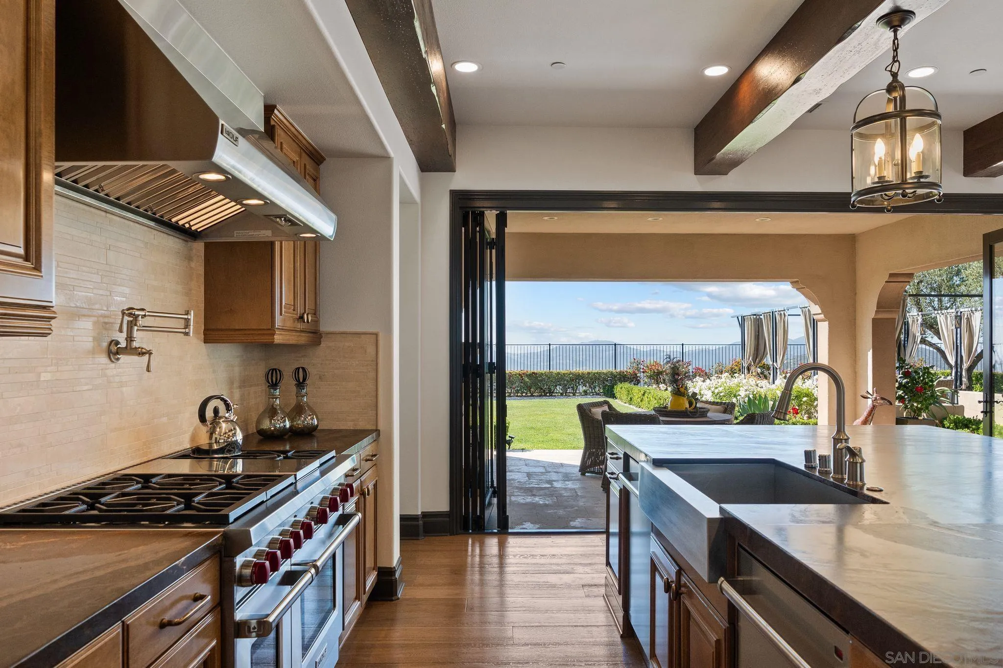 18264 Avenida Manantial