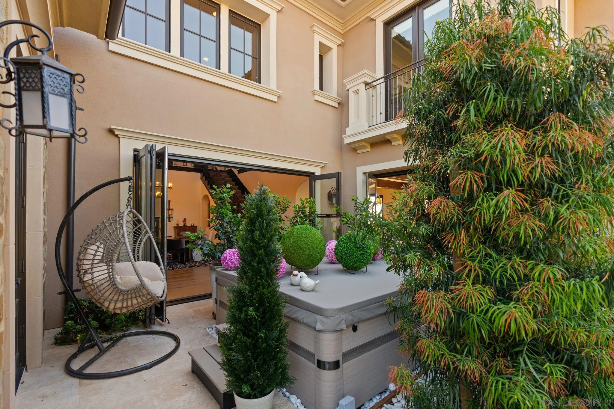 18264 Avenida Manantial