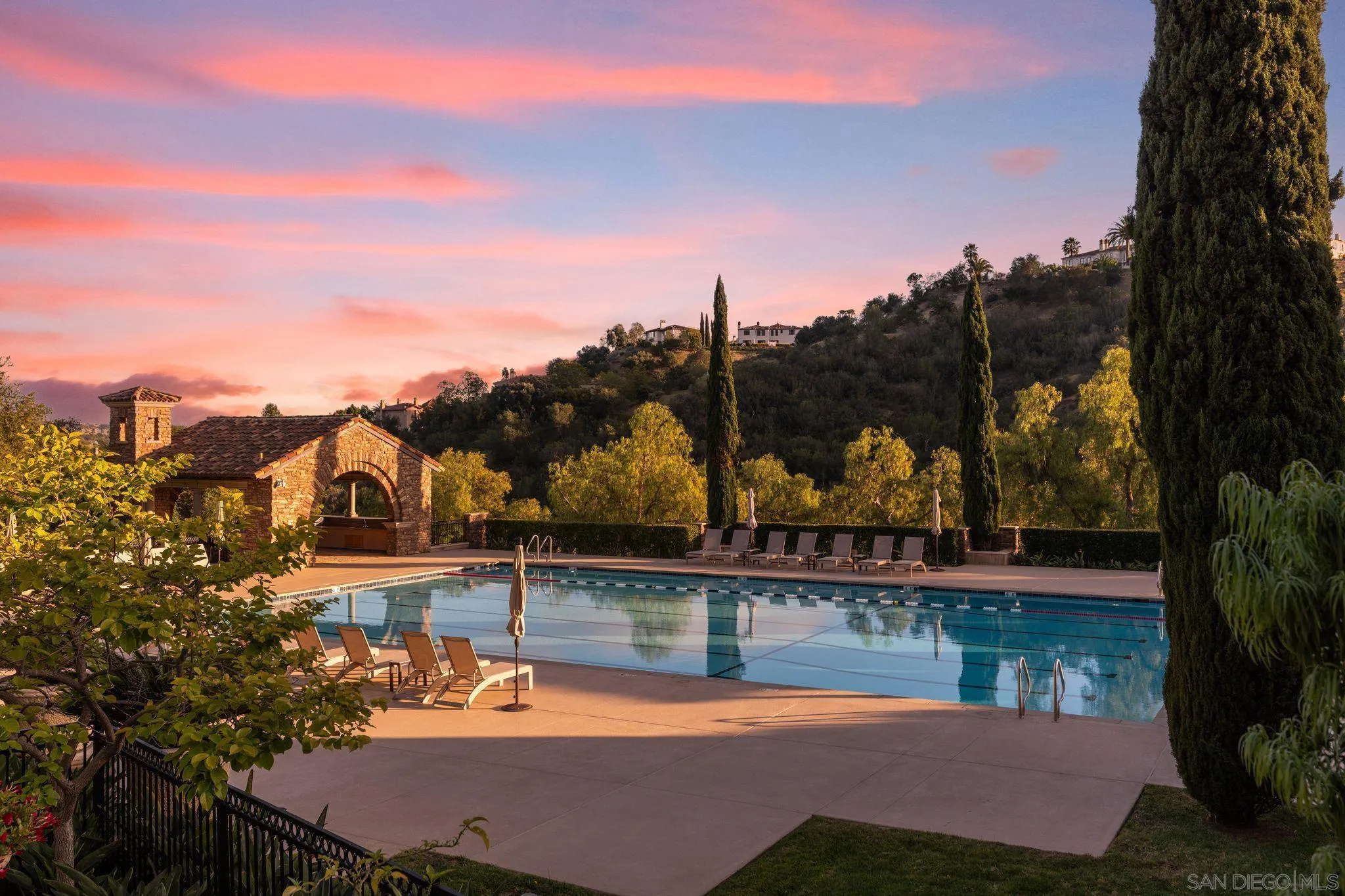 18264 Avenida Manantial