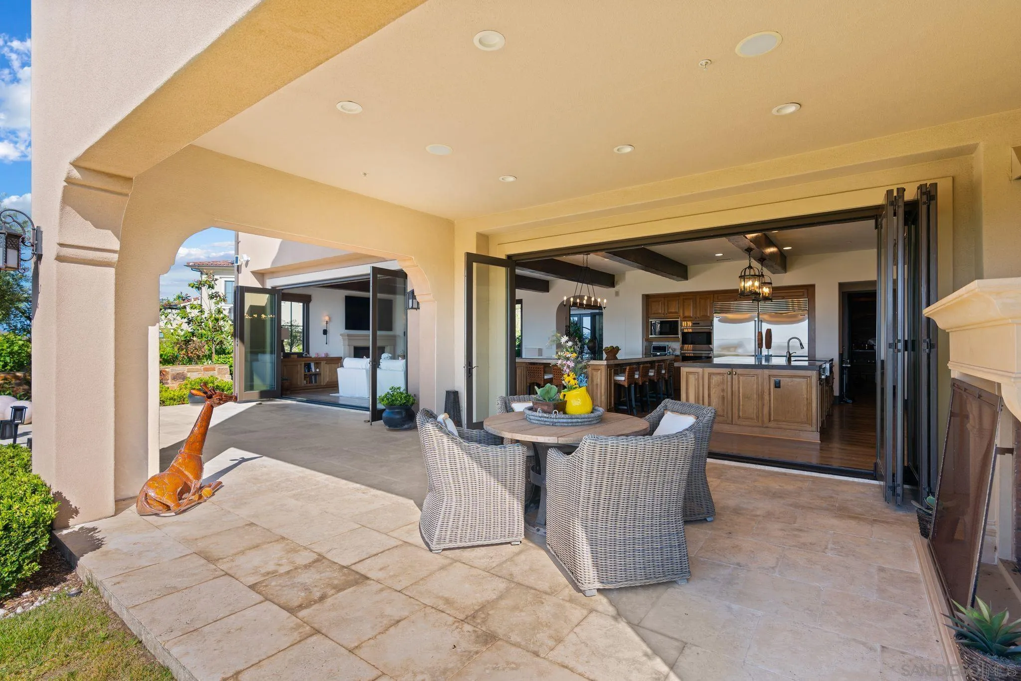 18264 Avenida Manantial