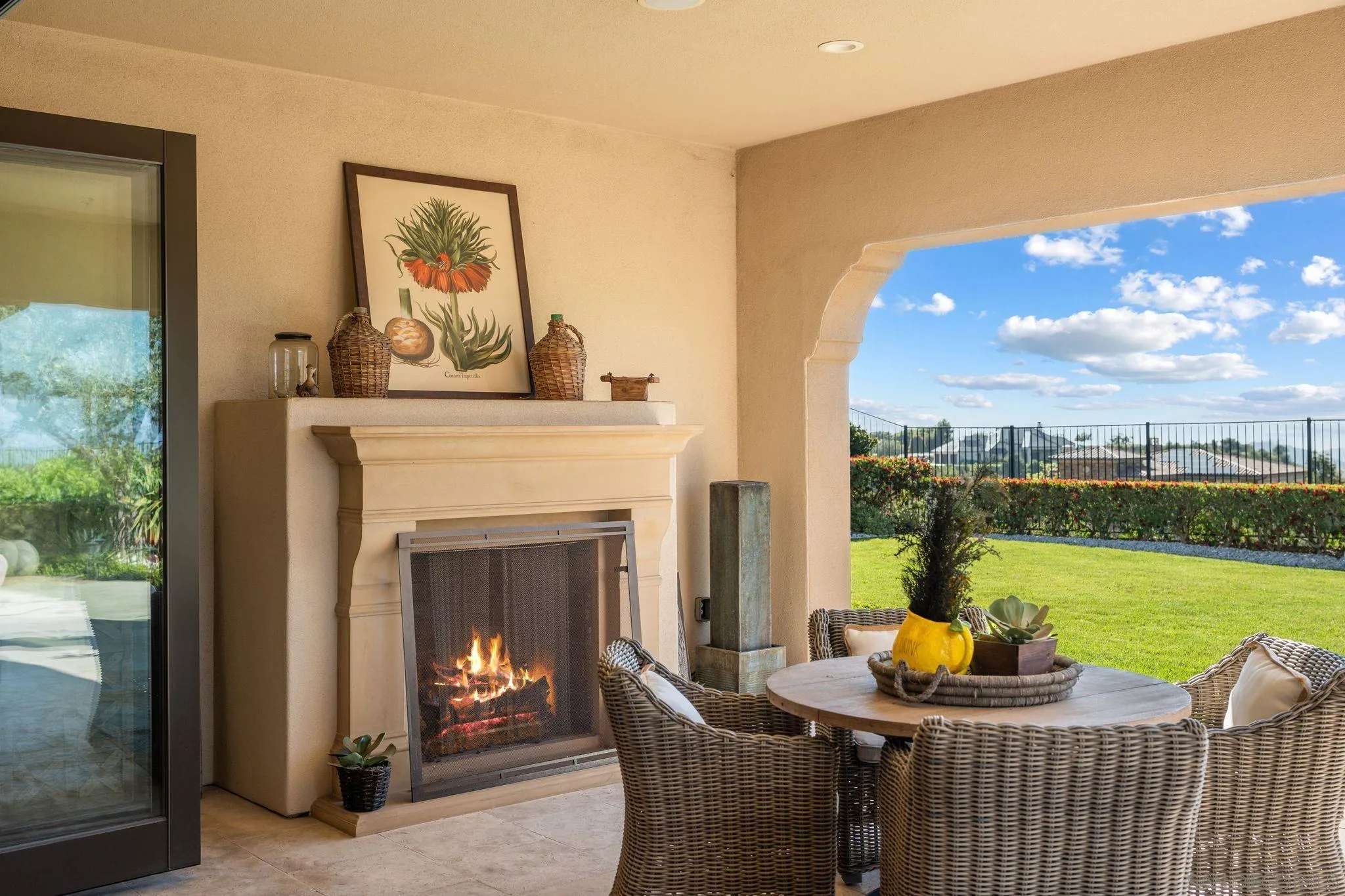 18264 Avenida Manantial