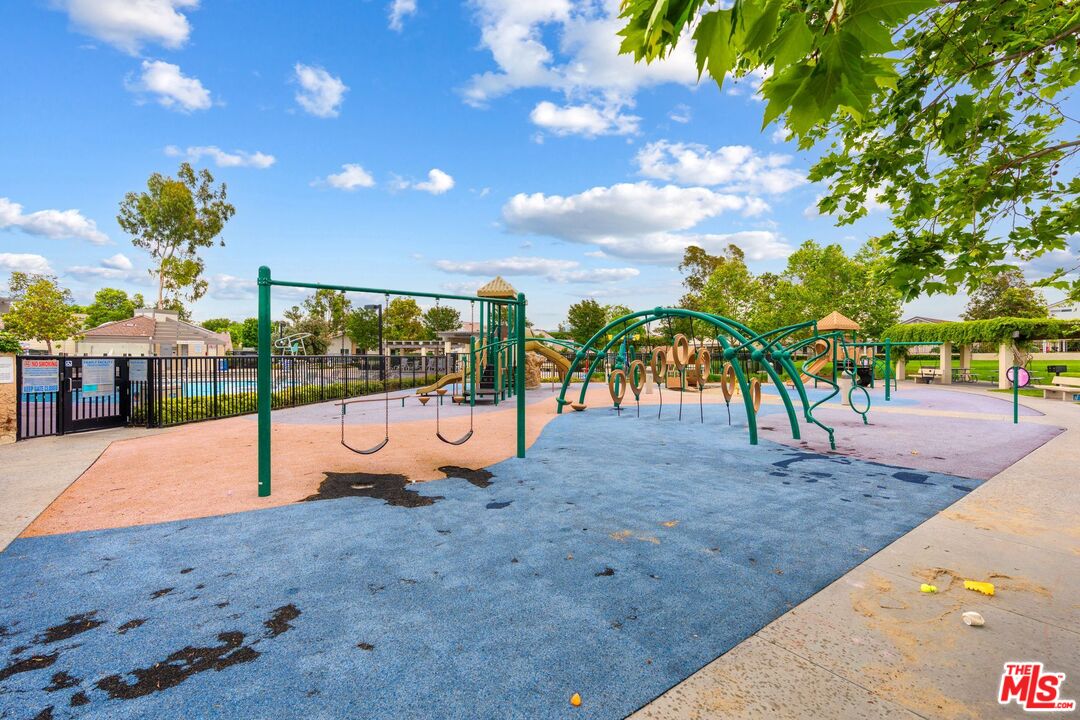 23 Cresthaven Unit: 51