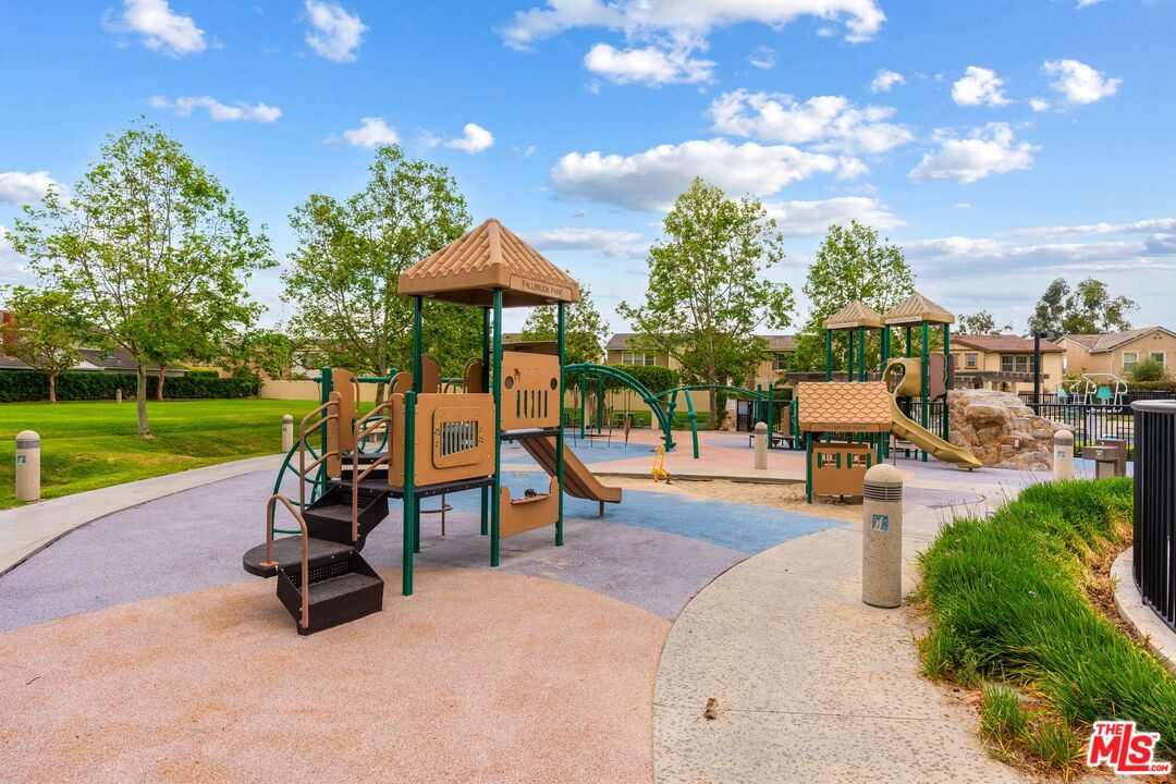 23 Cresthaven Unit: 51