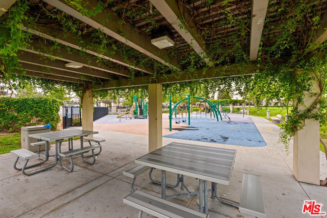 23 Cresthaven Unit: 51