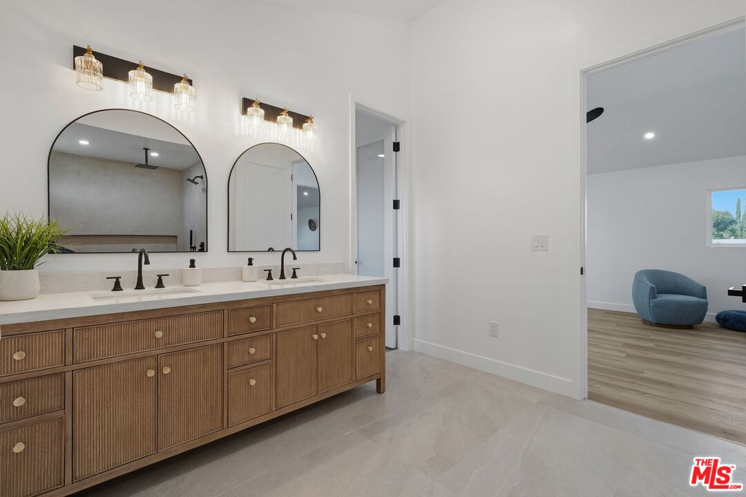 14141 Clarissa Ln