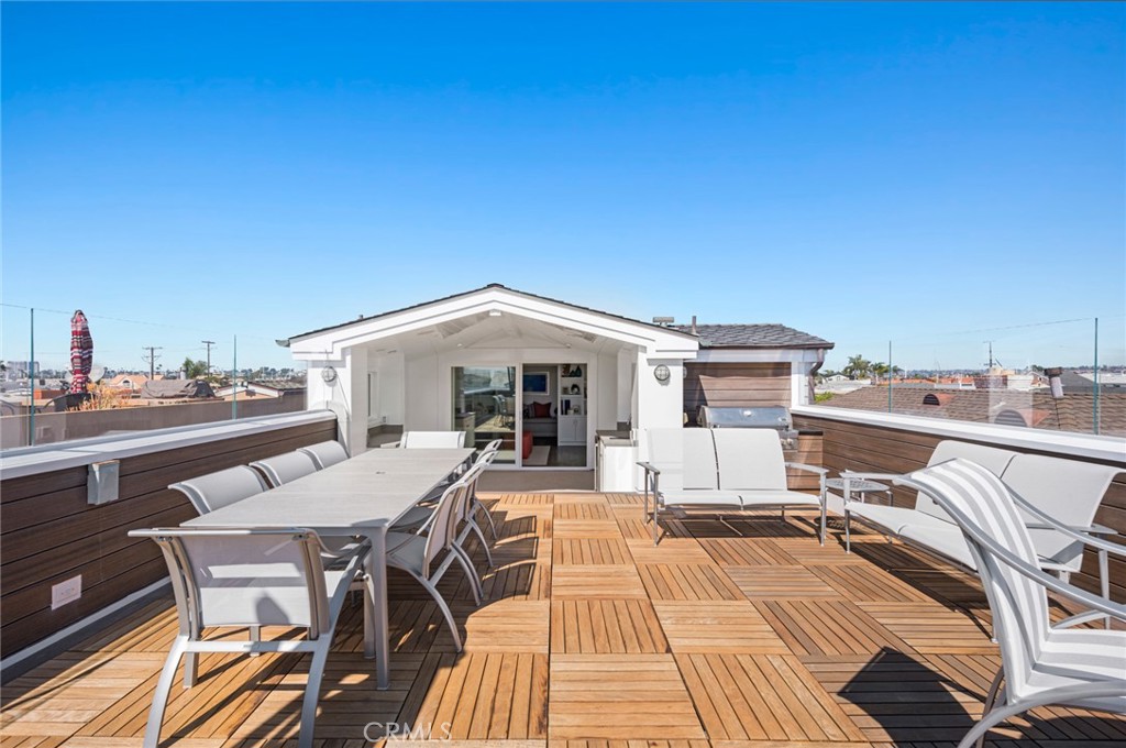 1225 W Balboa Boulevard