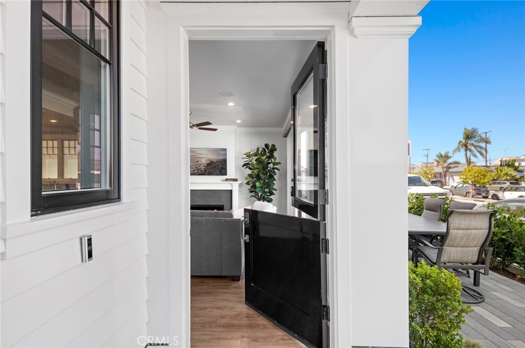 1225 W Balboa Boulevard