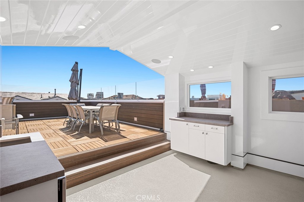 1225 W Balboa Boulevard