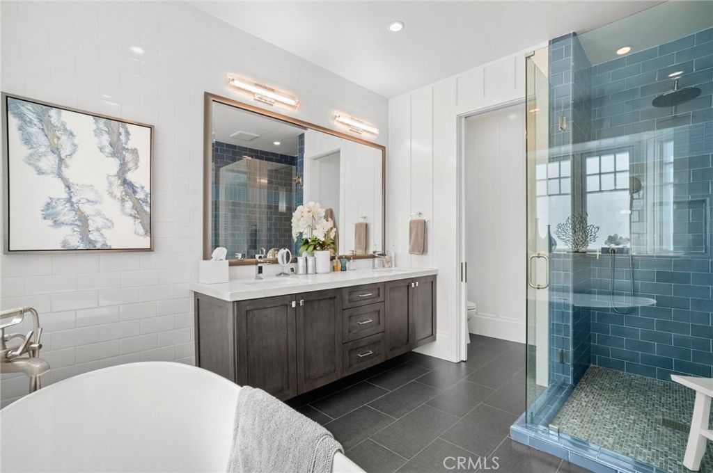 1225 W Balboa Boulevard