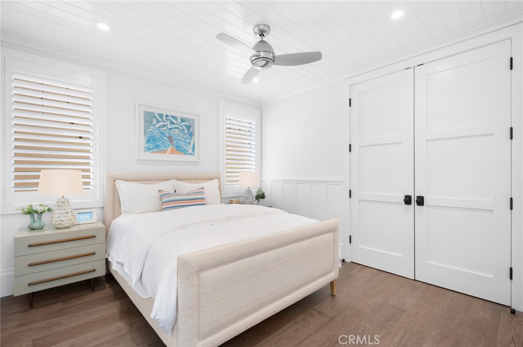 1225 W Balboa Boulevard