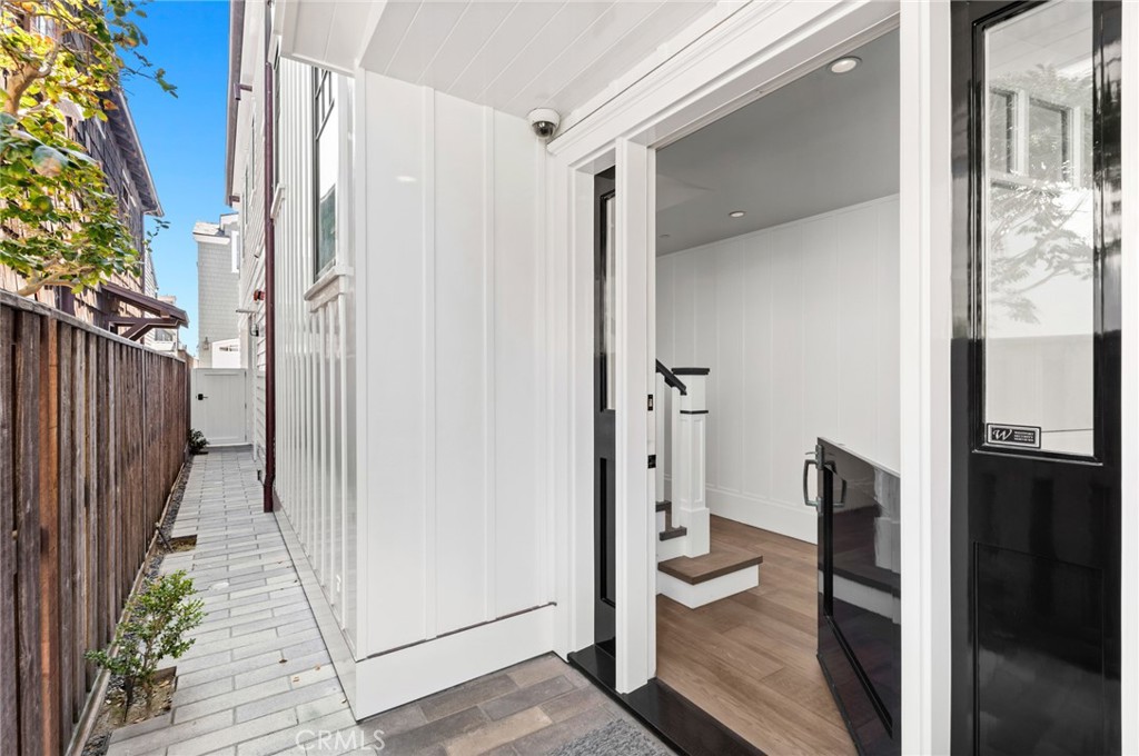 1225 W Balboa Boulevard