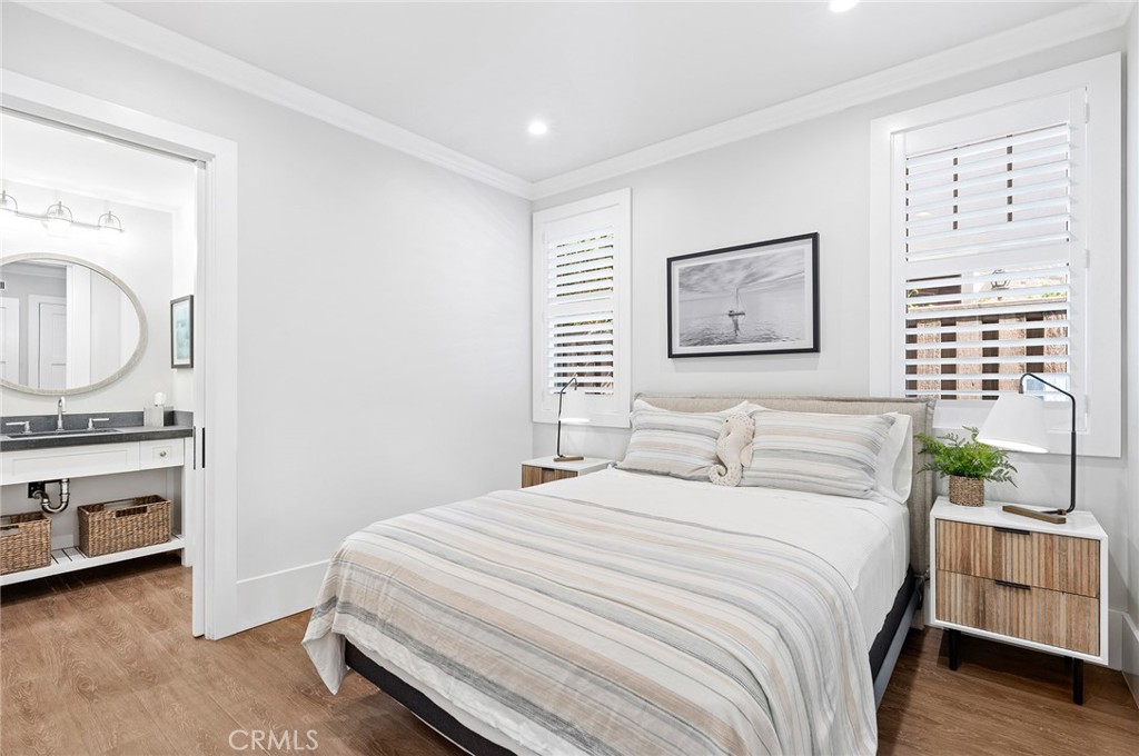 1225 W Balboa Boulevard