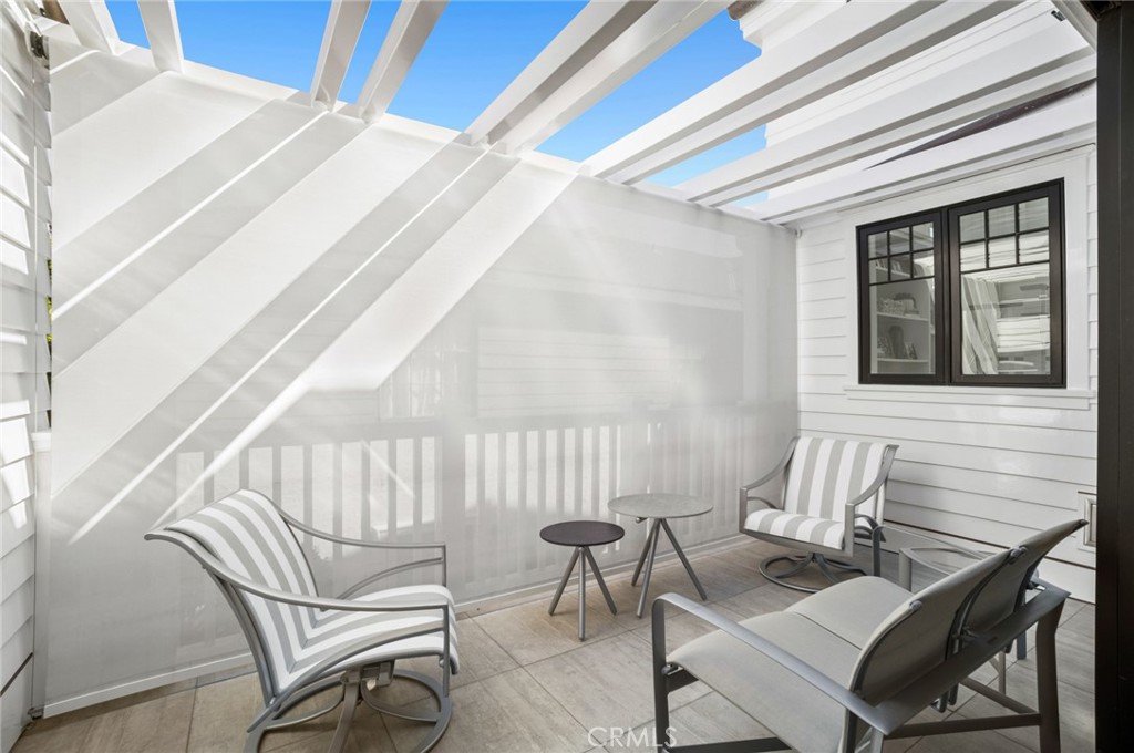 1225 W Balboa Boulevard