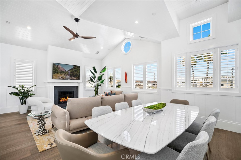 1225 W Balboa Boulevard