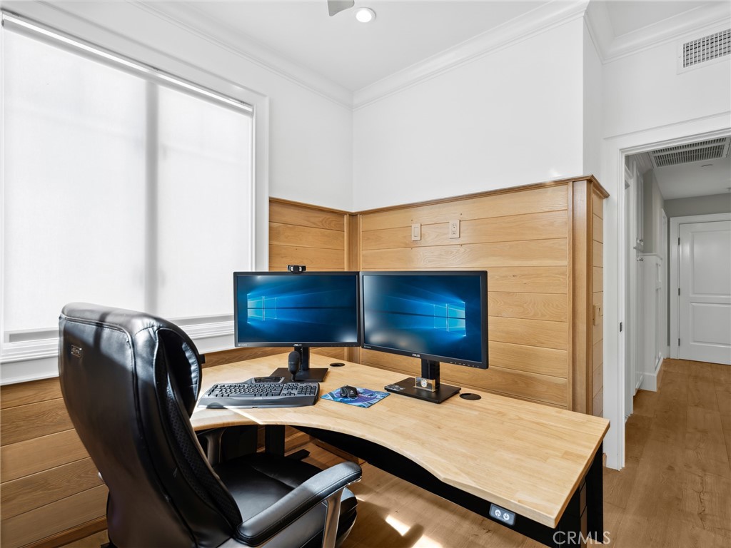 2157 E Ocean Boulevard