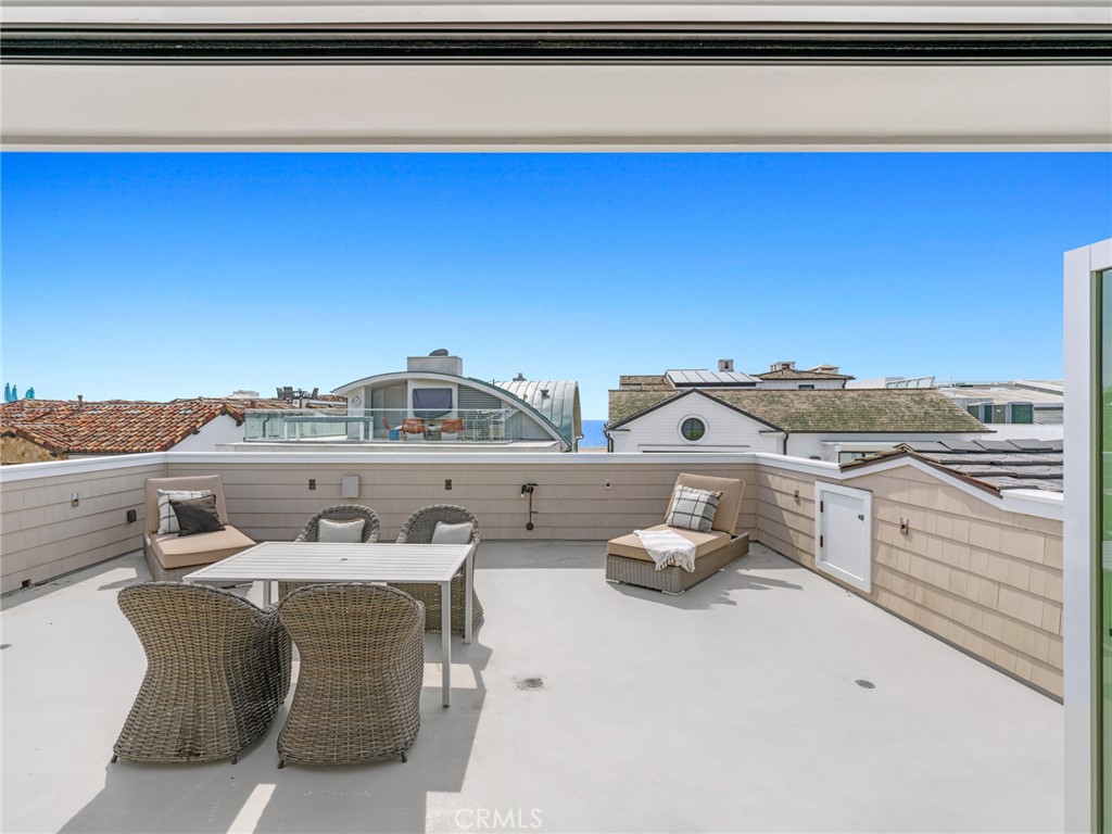 2157 E Ocean Boulevard