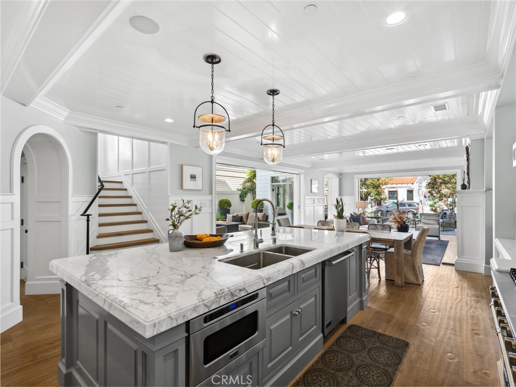 2157 E Ocean Boulevard