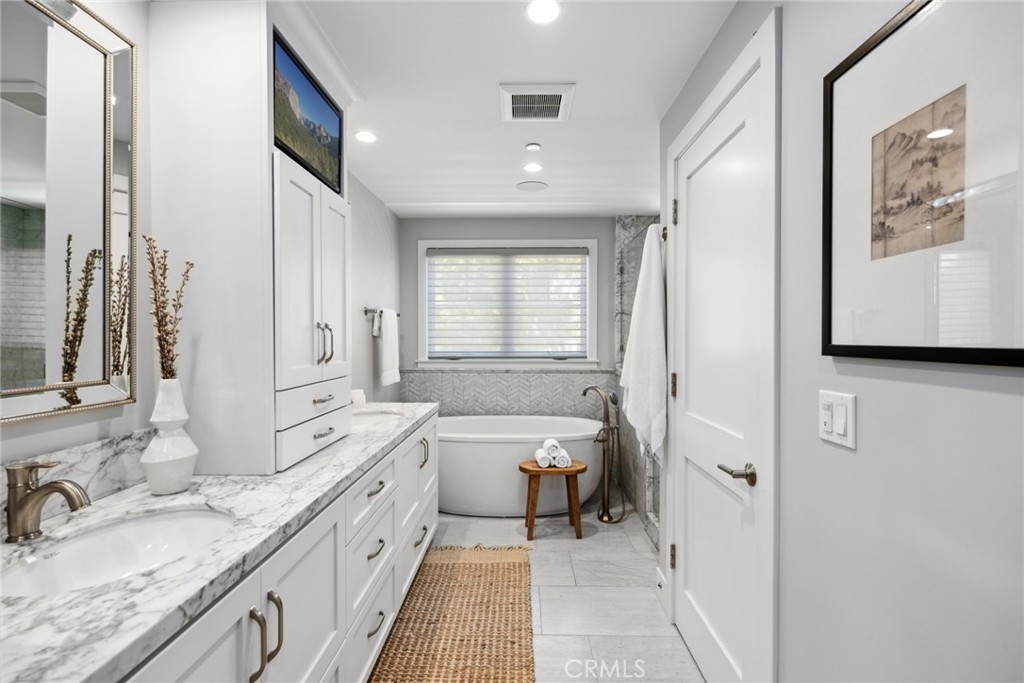 1505 E Ocean Boulevard