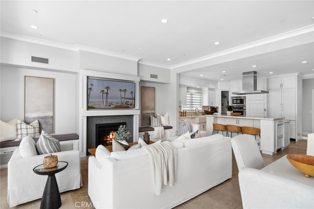 1505 E Ocean Boulevard