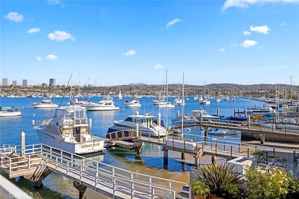 1126 E Balboa Boulevard