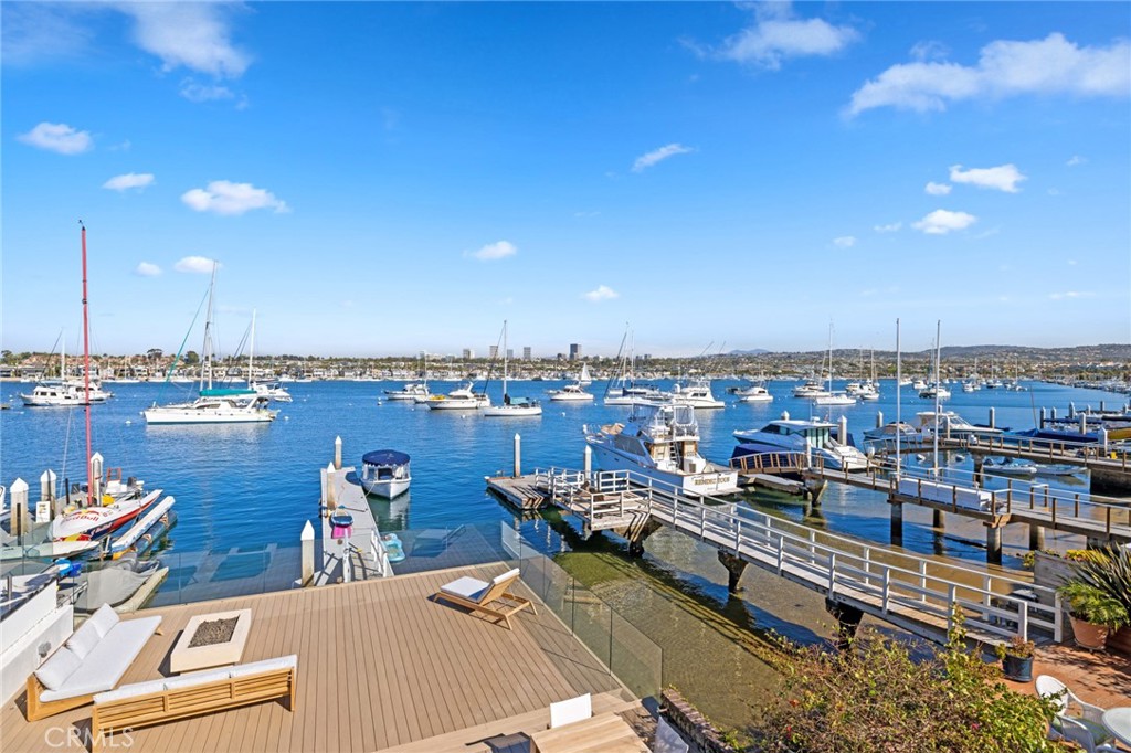 1126 E Balboa Boulevard