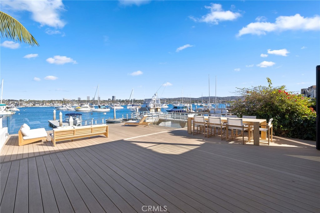 1126 E Balboa Boulevard