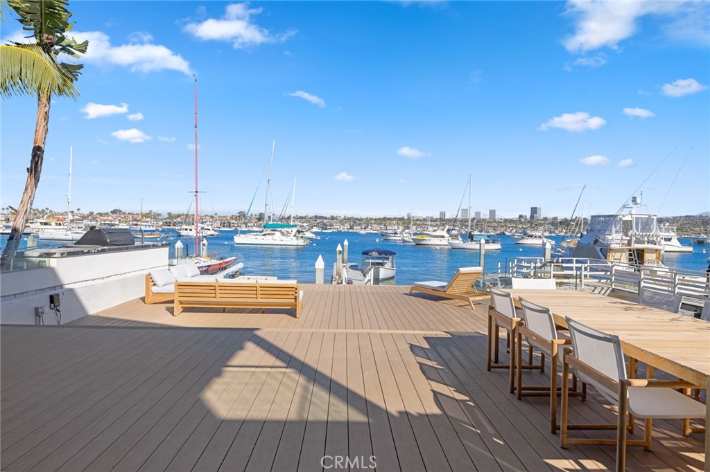 1126 E Balboa Boulevard