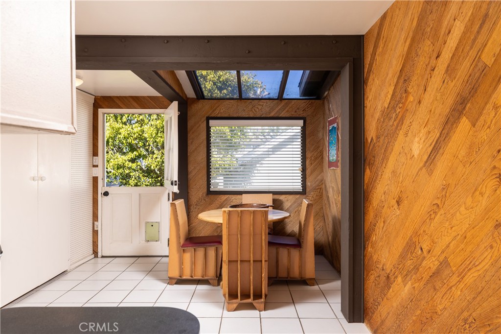 1309 E Balboa Boulevard