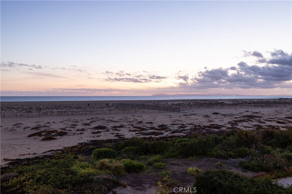 1309 E Balboa Boulevard