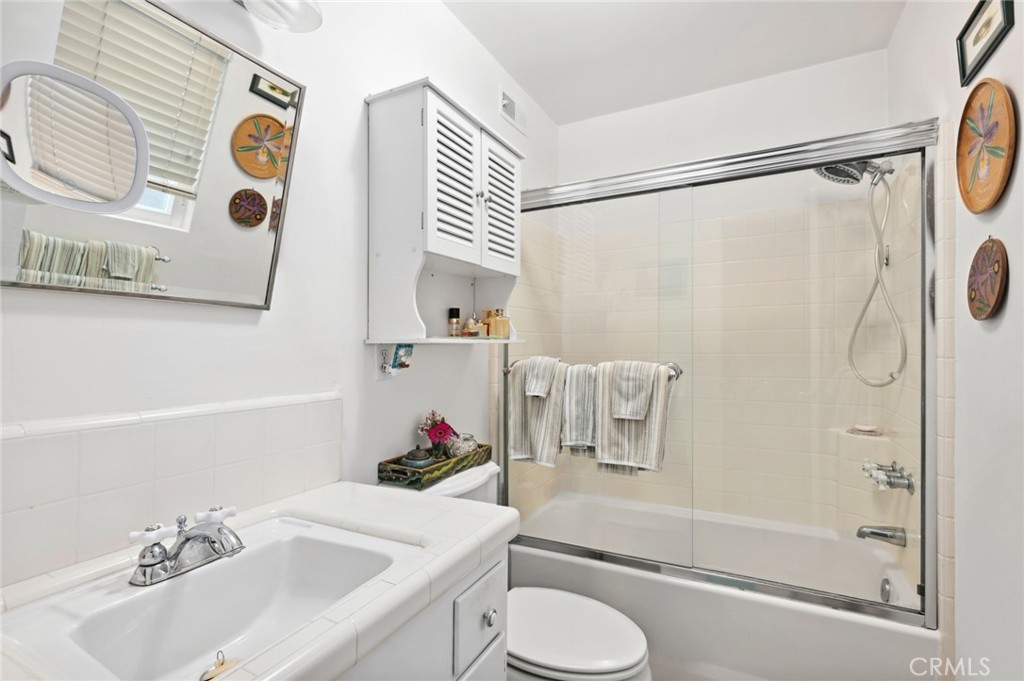 809 W Balboa Boulevard