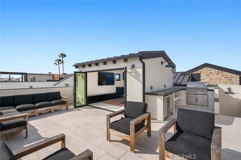 2045 E Ocean Boulevard