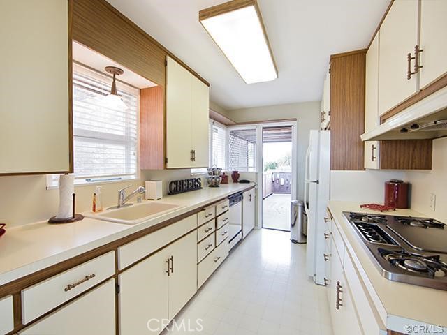 1560 E Oceanfront
