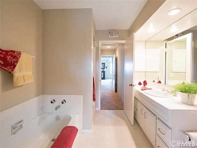 1560 E Oceanfront