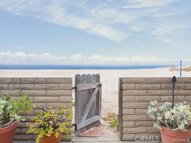 1560 E Oceanfront
