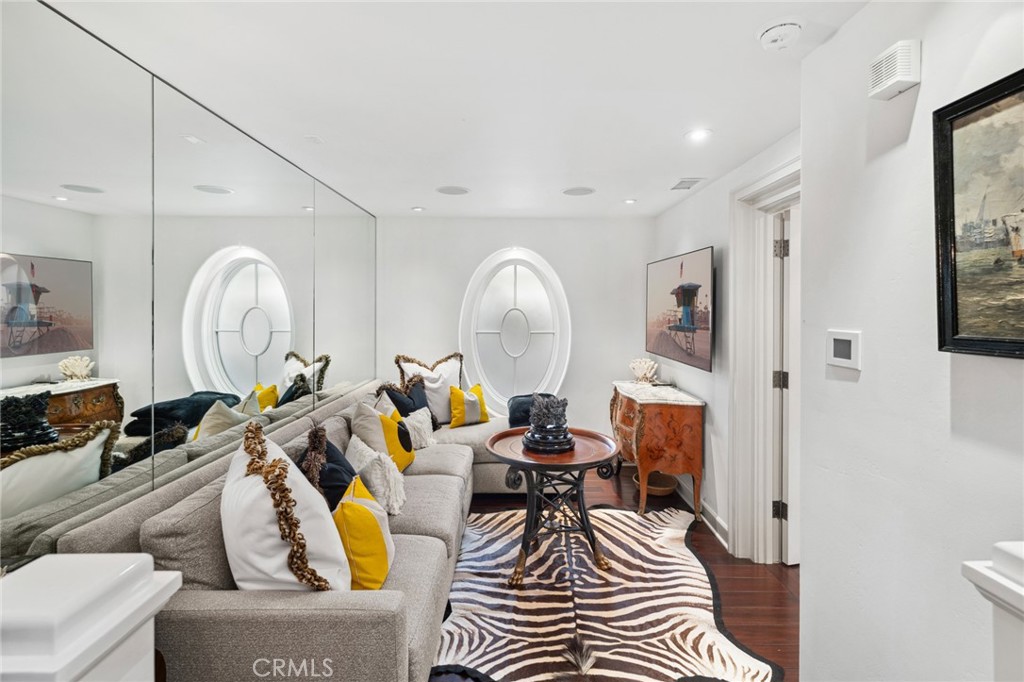 1030 Bayside Cove 702