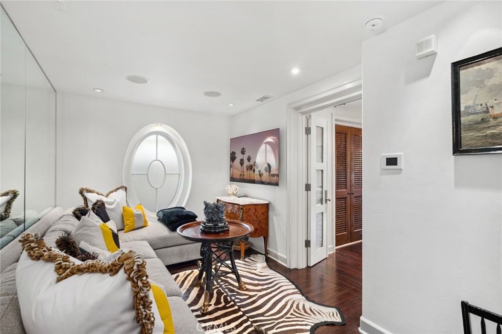 1030 Bayside Cove 702