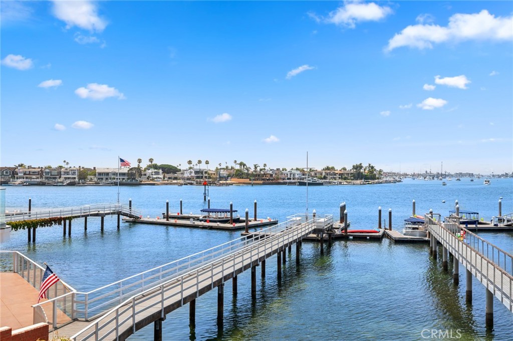 107 Bayside Place
