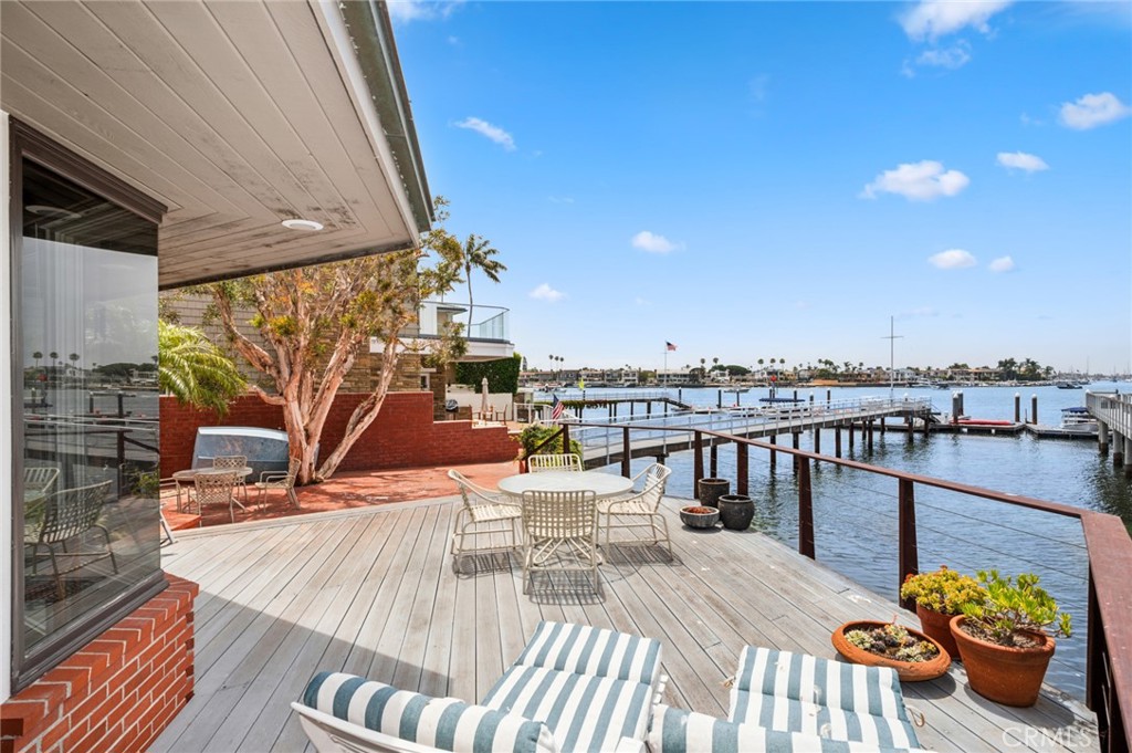 107 Bayside Place