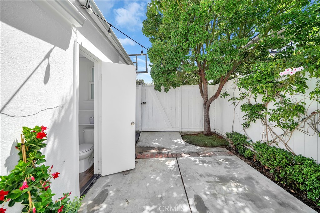 2027 Miramar Drive