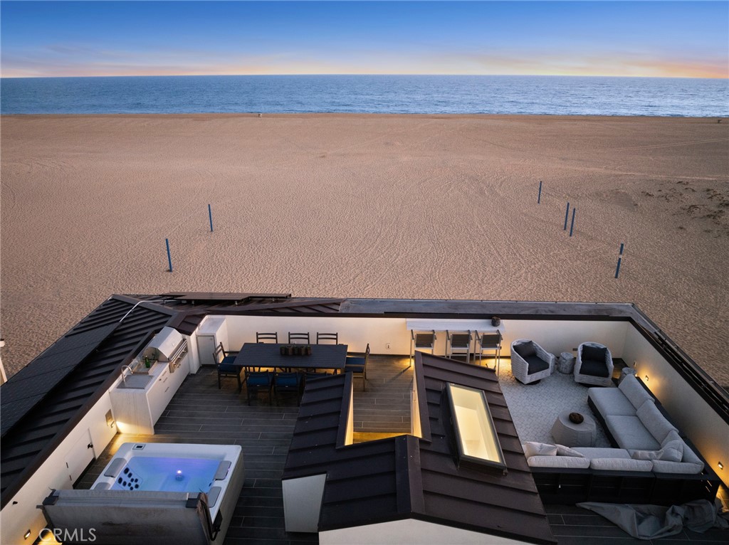 706 W Oceanfront