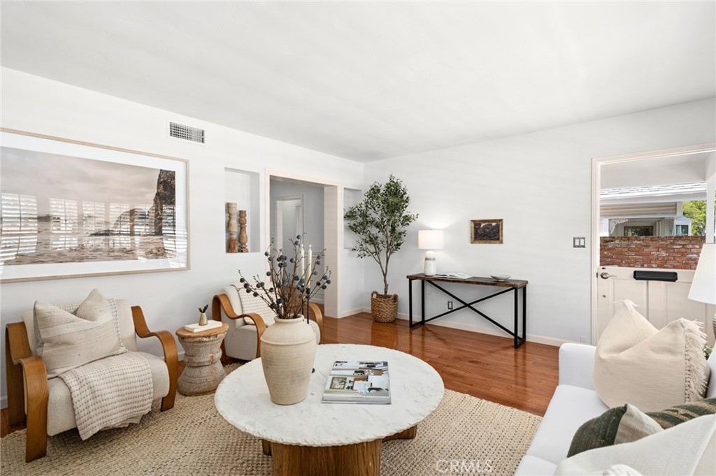 1537 E Ocean Boulevard