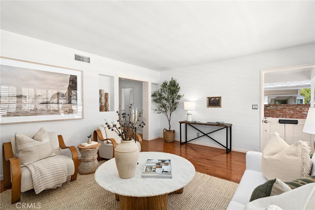 1537 E Ocean Boulevard