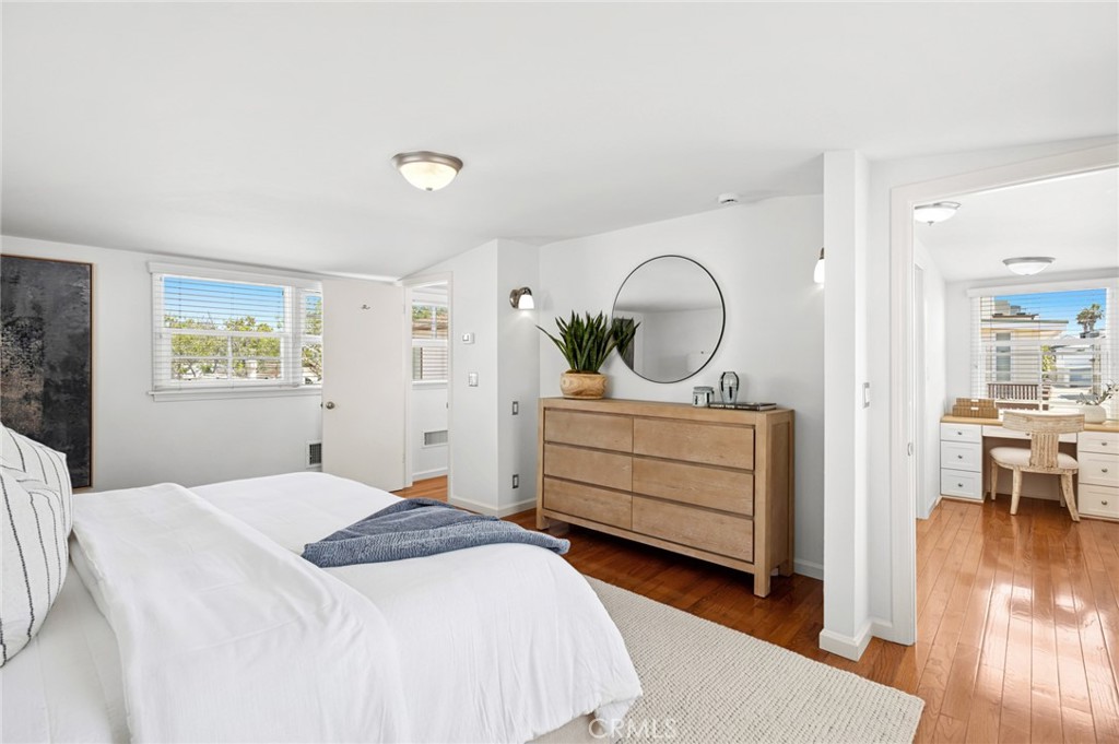 1537 E Ocean Boulevard