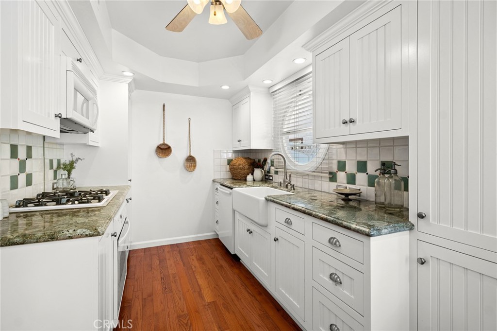 1537 E Ocean Boulevard