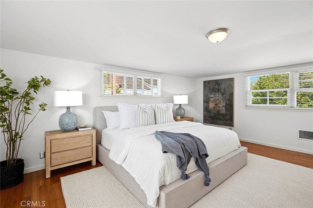 1537 E Ocean Boulevard